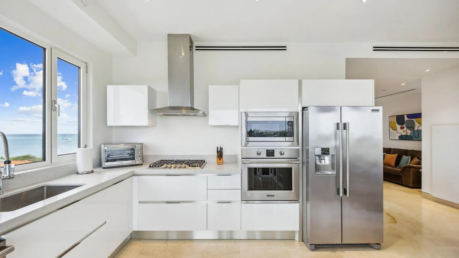 2 Bedroom Oceanview Condo Coral Shell 3E اورانجستاد