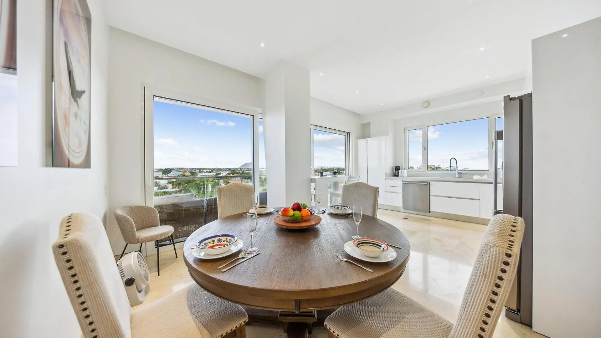 2 Bedroom Oceanview Condo Coral Shell 3E Ораньестад Апартаменты